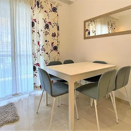 Town Anila Apartment